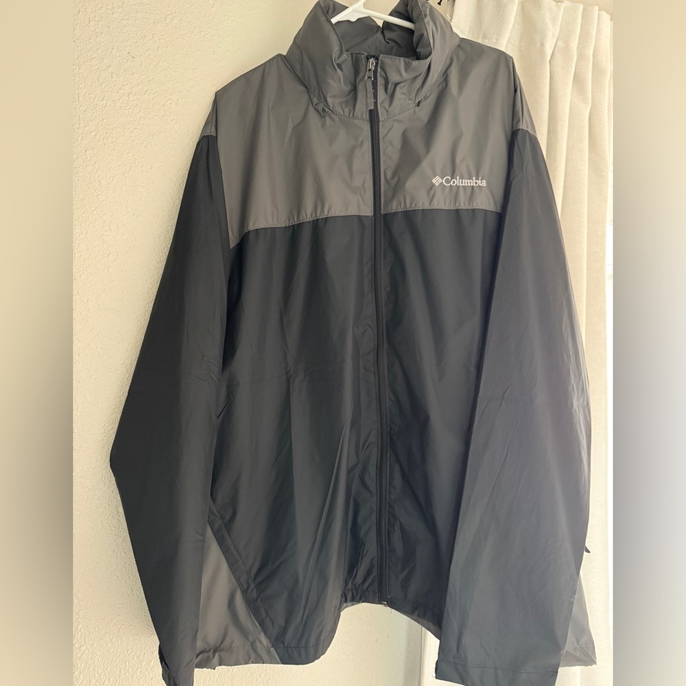Columbia Men's Two-Tone Windbreaker